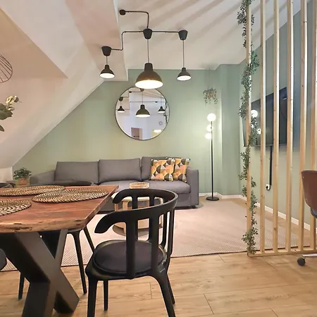 Apartment Ueber Den Daechern Von Bis 6p